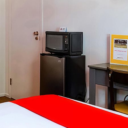 Oyo 兰伯顿14号公路酒店 Lamberton 外观 照片